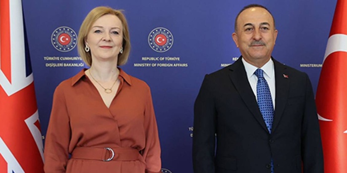 Liz Truss ile Mevlüt Çavuşoğlu Ankara'da görüştü.