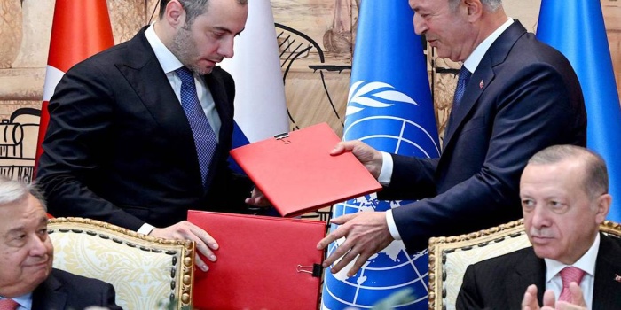 BM Genel Sekreteri Antonio Guterres ve Türk Cumhurbaşkanı Erdoğan, İstanbul’da tahıl koridoru anlaşması imza törenine katılmışlardı. 