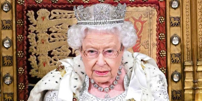 Kraliçe II. Elizabeth