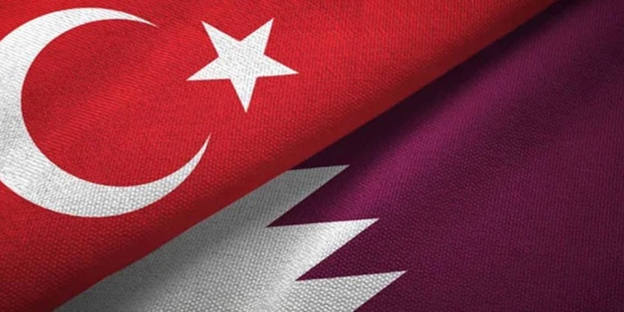 Katar ve Türkiye bayrağı
