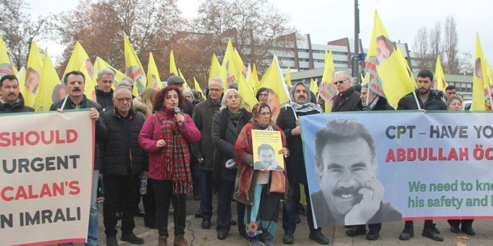 CPT önünde oturma eylemi