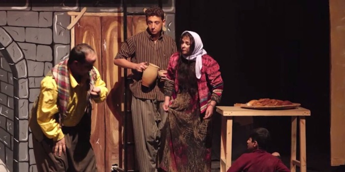 Rojava'da tiyatro gösterimi