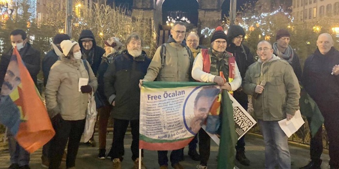 Önder Apo için eylem