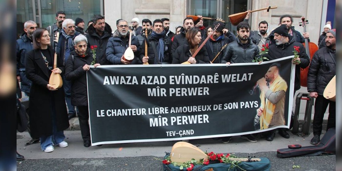 TEV-ÇAND'ın Fransa Kültür Bakanlığı önündeki eylemi