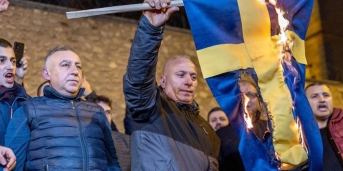 İsveç bayrağı yakan ırkçı grup / Türkiye