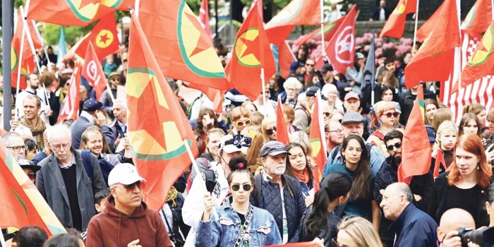 Stockholm'de NATO ve Erdoan karşıtı yürüyüş