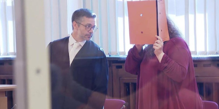 DAİŞli Alman mahkemede yüzünü kapattı