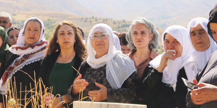 Barış Anneleri Adalet Safalı ve Perişan Akçelik'in cenaze töreni