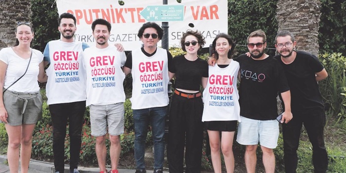 Sputnik Türkiye çalışanı gazeteciler