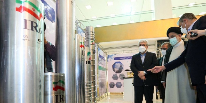 İran Cumhurbaşkanı nükleer tesisleri denetliyor
