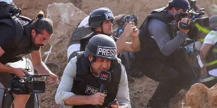 Cephede savaş muhabirleri Foto: AFP