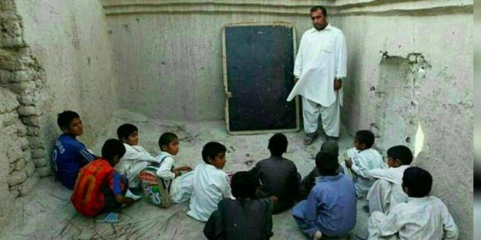 Sistan-Belucistan'da bir ilkokul