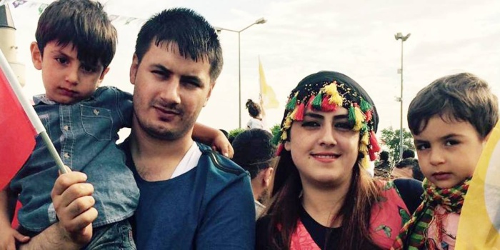 Kamuran Akın ve ailesi