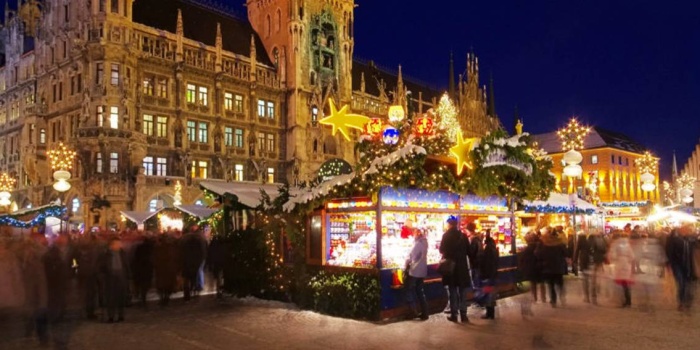 Almanya'da kurulan Noel pazarı 
