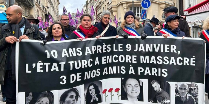 Fransız seçilmişler 2. Paris Katliamı protestolarında
