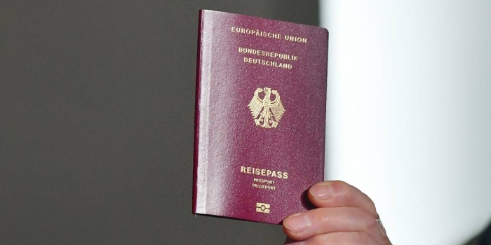 Alman pasaportu/ Foto:AFP