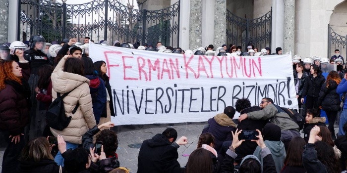 İstanbul Üniversitesi öğrenciler eylem