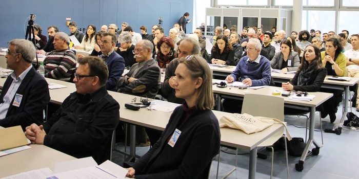 Berlin, “Dünyayı Yeniden Düşünmek: Zorluklar, Geçişler ve Kürt Perspektifleri” konferansı