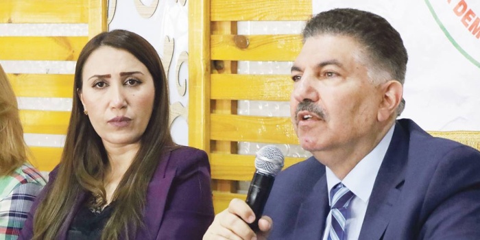 Dr. Mahmud el-Meslat (sağdaki)