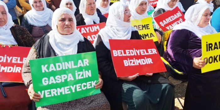 Kayyum protesto