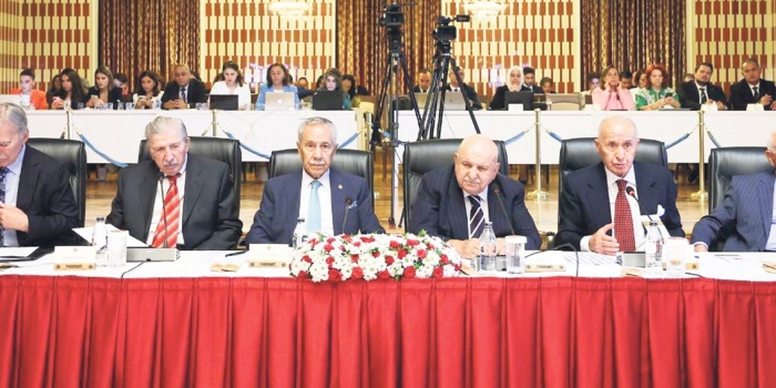 Eski meclis başkanları meclis komisyonunda