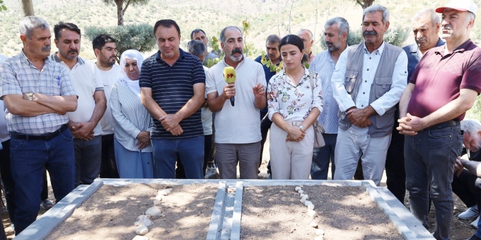 Mezara saldırıya tepki