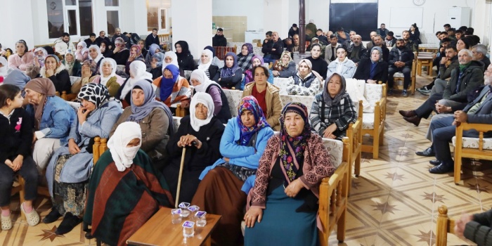 Fuhuş, uyuşturucu ve özel savaş politikalarına karşı toplantı