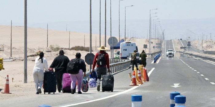 Şili sınırında göçmenler /foto:AFP
