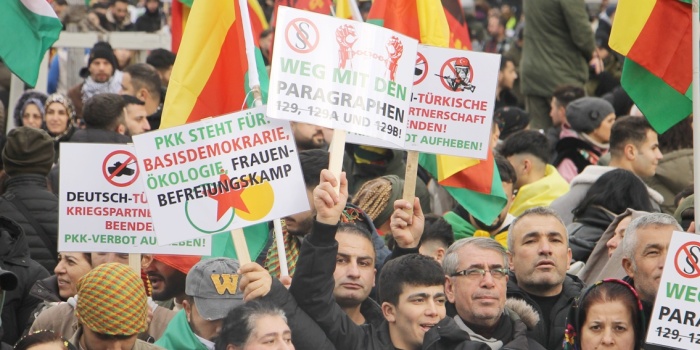 PKK yasağı protesto/ Berlin, Foto: Hakan TÜRKMEN