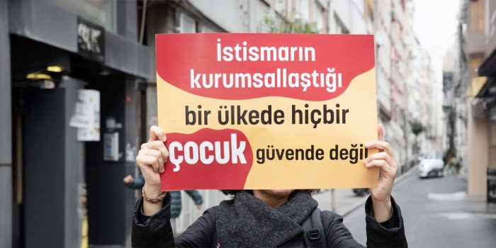 Çocuk istismarı protesto
