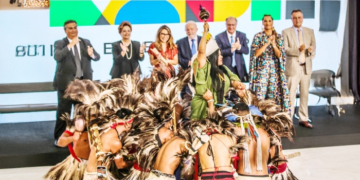 Liderler zirvesinde yerli halk gösterisi/ foto:AFP