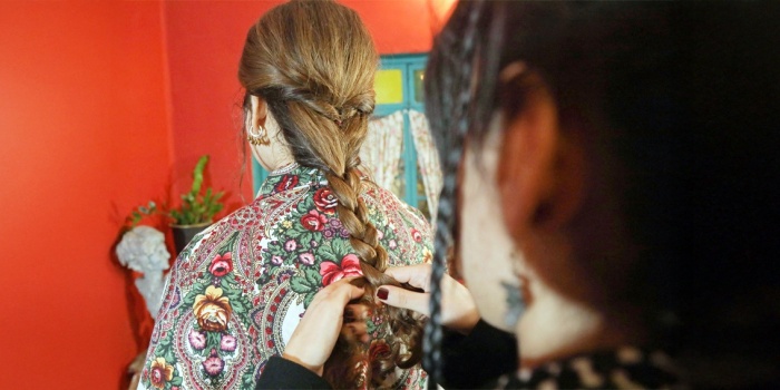 Saç örme eylemi /foto:AFP