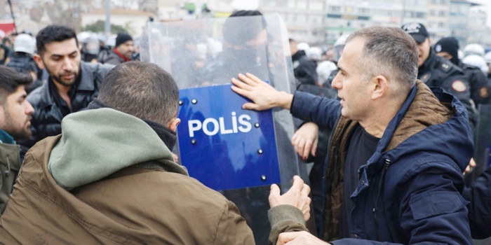 Polis saldırı /foto:Erdoğan ALAYUMAT