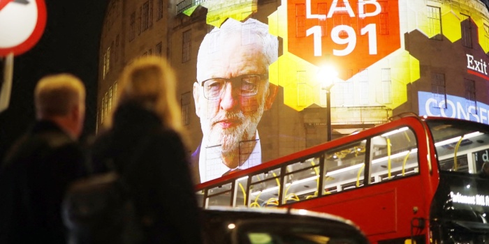 Jeremy Corbyn afiş/ foto:AFP