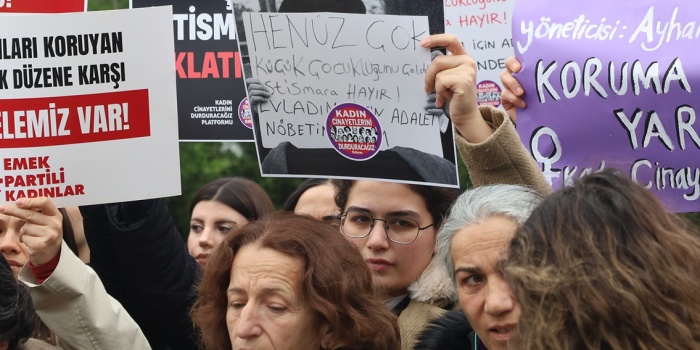 kadın cinayetleri/protesto