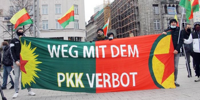 PKK yasağı Leipzig'de protesto edildi