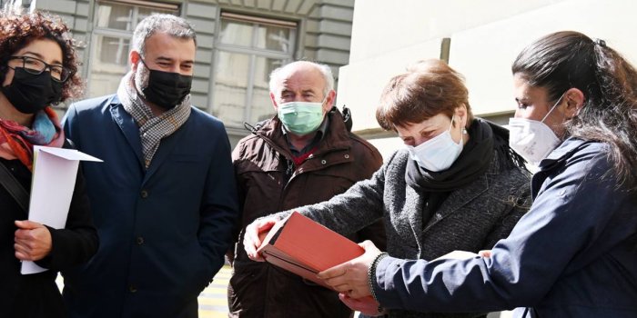 Bern'de Kürt dili için imza